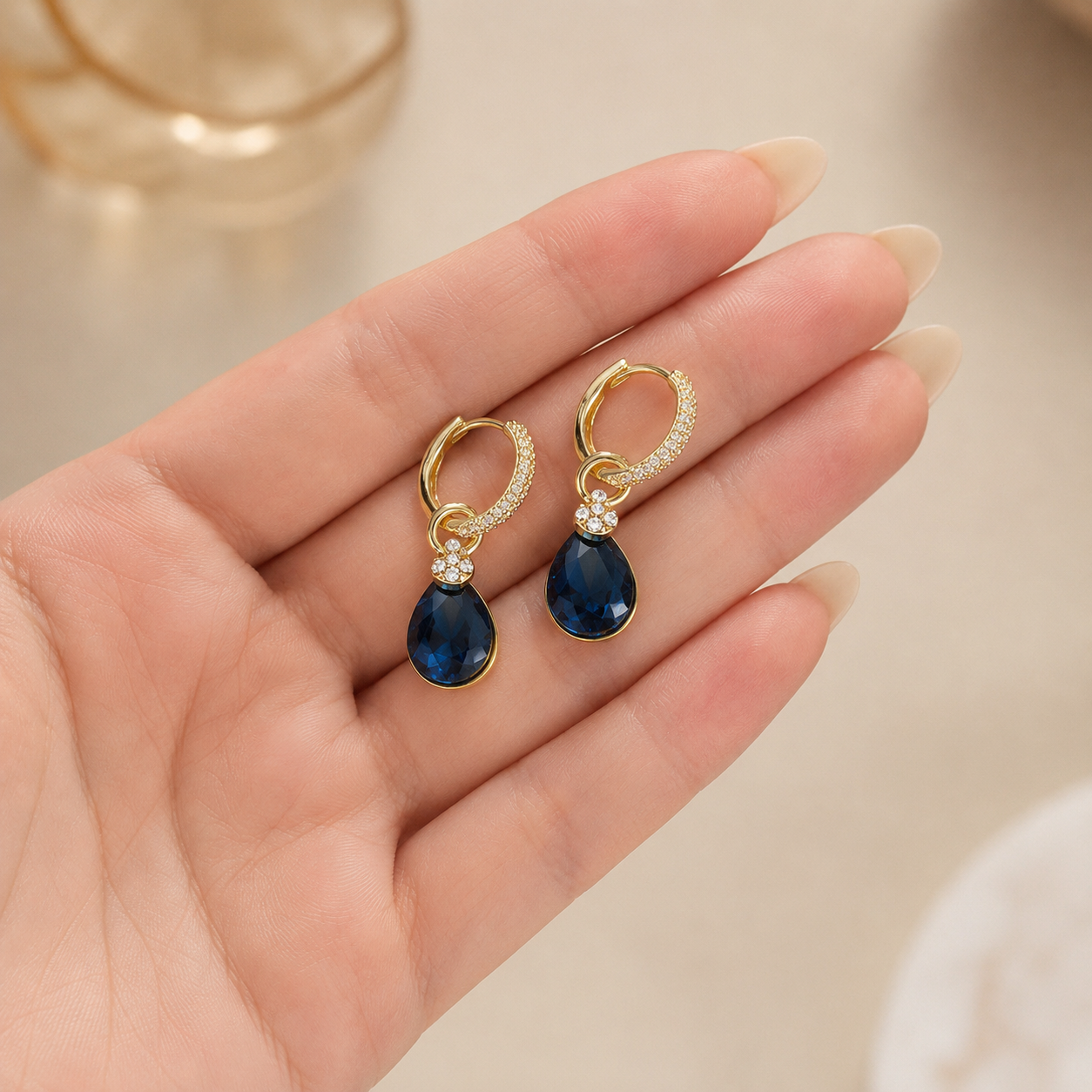 Pendientes “Gota Azul” – Cristales Brillantes