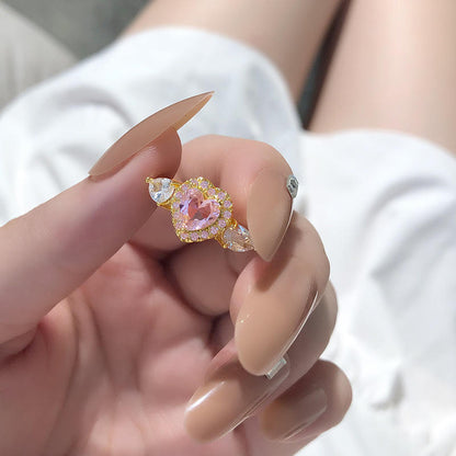 Anillo de Lujo con Cristal en Forma de Corazón