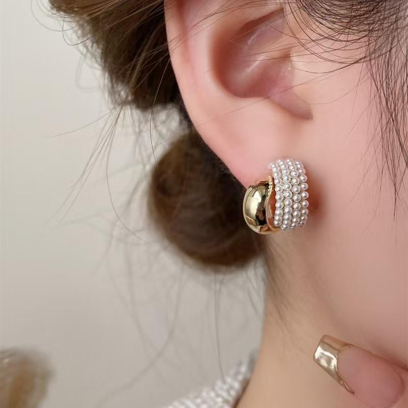 Pendientes "DoradaLuz" – Oro 18k & Microperlas Refinadas