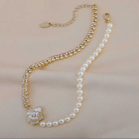 Collar “CameliaLuz” – Perlas & Circonia