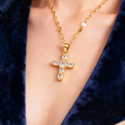 Collar “Luz Divina” – Baño de Oro 18K & Circonias